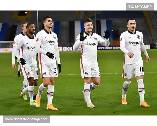 法兰克福新帅阿尔伯特·里埃拉正式上任，带执教雄心踏上美因河畔新征程